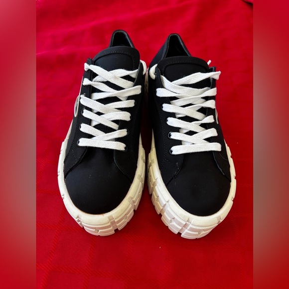 Prada - Picture 14 of 16